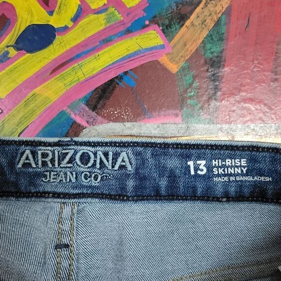 Arizona Jean Co. Woman's Hi-Rise skinny jeans - size 13, button fly, dark wash - Picture 4 of 10